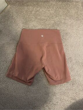 Lululemon Wunder Train Shorts size 6